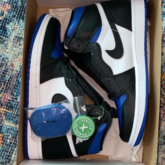 Air Jordan 1 Retro High OG “Royal Toe” w/receipts - Picture 6 of 7